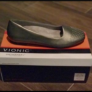 Brand New Vionic Bondi Flat 9.5
